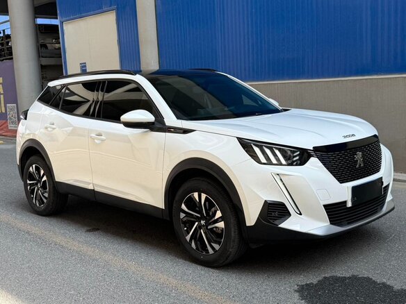 2023 Peugeot 2008 II, белый - вид 2