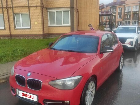 2013 BMW 1 серии 118i II (F20/F21), красный, 890000 рублей, вид 1