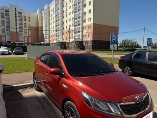 2013 Kia Rio 5-speed III, красный, 759000 рублей, вид 2