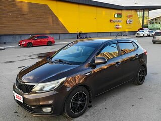 2016 Kia Rio III Рестайлинг, коричневый, 920000 рублей, вид 1