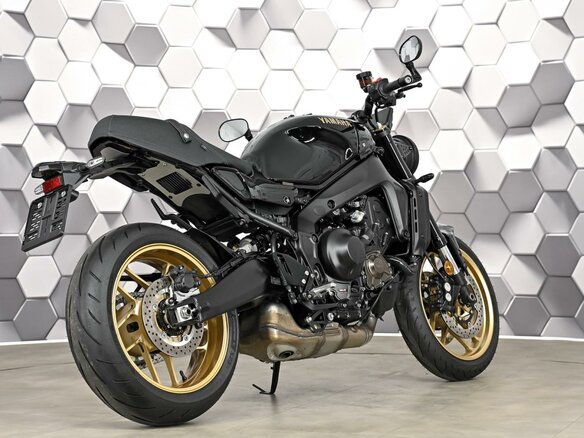2025 Yamaha XSR900, чёрный, 1227000 рублей - вид 6