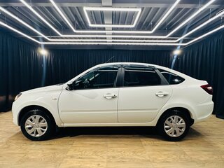 2020 Lada (ВАЗ) Granta I Рестайлинг, белый, 639000 рублей, вид 3