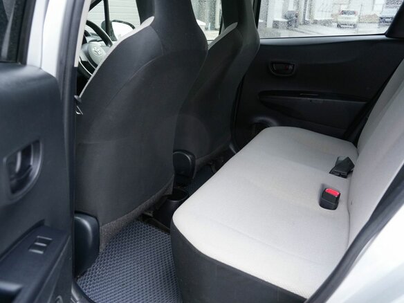 2012 Toyota Vitz III (XP130), серый, 810000 рублей - вид 19