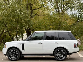 2011 Land Rover Range Rover III Рестайлинг 2, белый, 2090000 рублей, вид 5