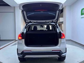 2024 BMW X1 Long 20Li sDrive III (U11/U12), белый, 3400000 рублей, вид 3