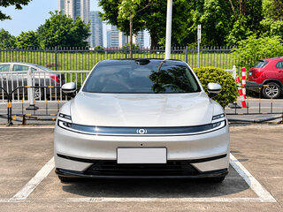 2026 Changan Qiyuan A06 28.39 kWh, серебристый, 2780911 рублей, вид 2