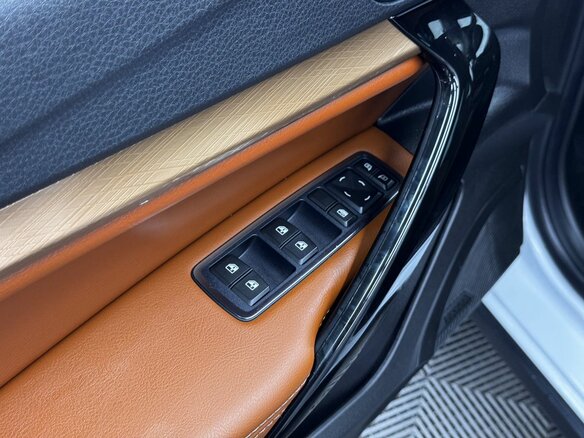 2024 Lada (ВАЗ) Vesta SW Cross I Рестайлинг (NG), белый, 1590000 рублей - вид 15