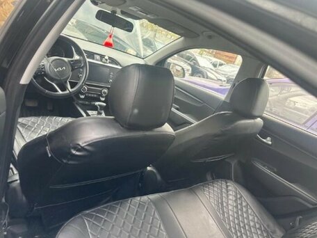 2022 Kia Rio IV Рестайлинг, чёрный, 1120000 рублей, вид 3