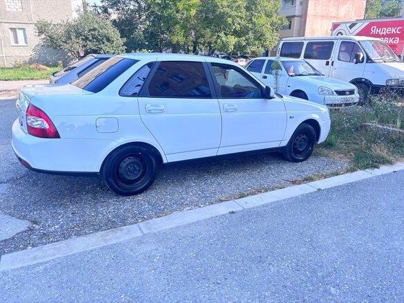 2018 Lada (ВАЗ) Priora I Рестайлинг, белый, 615000 рублей - вид 3