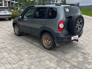 2018 Chevrolet Niva I Рестайлинг, серый, 750000 рублей, вид 2