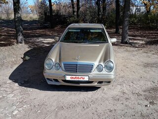 2000 Mercedes-Benz E-Класс 220 II (W210, S210) Рестайлинг, золотистый, 420000 рублей, вид 3
