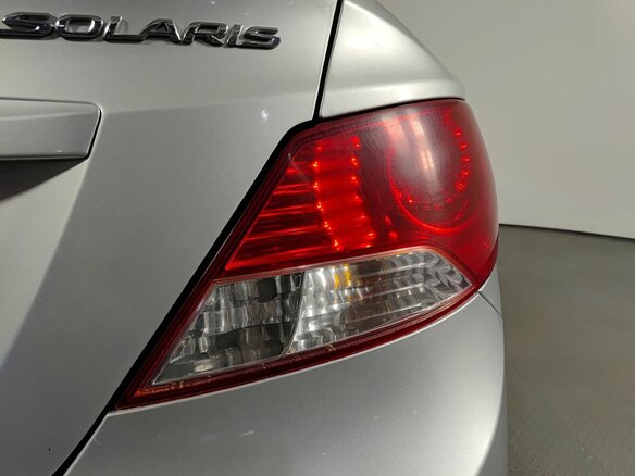 2013 Hyundai Solaris I, серебристый, 579090 рублей - вид 8
