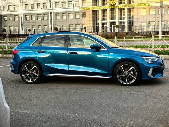 2022 Audi A3 Sportback 35 TFSI IV (8Y), синий, 2650000 рублей - вид 16