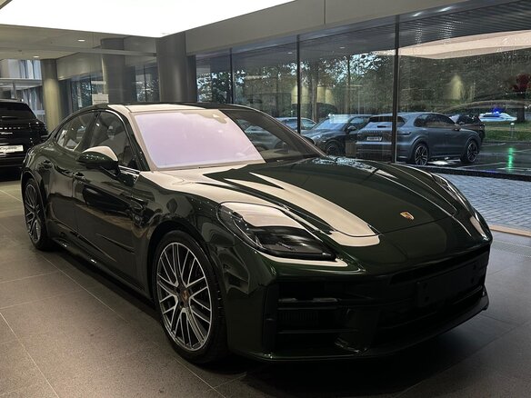 2024 Porsche Panamera 4 III, зелёный, 19000000 рублей