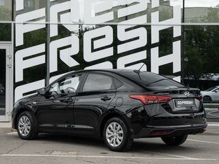 2021 Hyundai Solaris II Рестайлинг, чёрный, 1661500 рублей, вид 2
