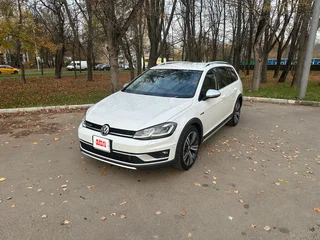 2019 Volkswagen Golf Alltrack VII Рестайлинг, белый, 2125000 рублей, вид 1