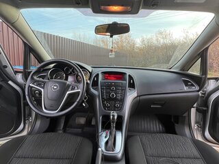 2012 Opel Astra J Рестайлинг, серебристый, 1000000 рублей, вид 4
