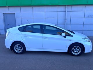 2012 Toyota Prius PHV ZVW35 III Рестайлинг (XW30), белый, 1300000 рублей, вид 3