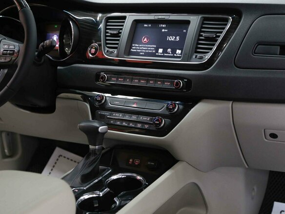 2019 Kia Carnival III, чёрный, 2650000 рублей - вид 13