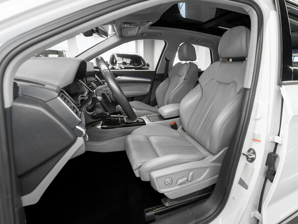 2021 Audi Q5 45 TFSI II (FY) Рестайлинг, белый, 4000000 рублей - вид 8