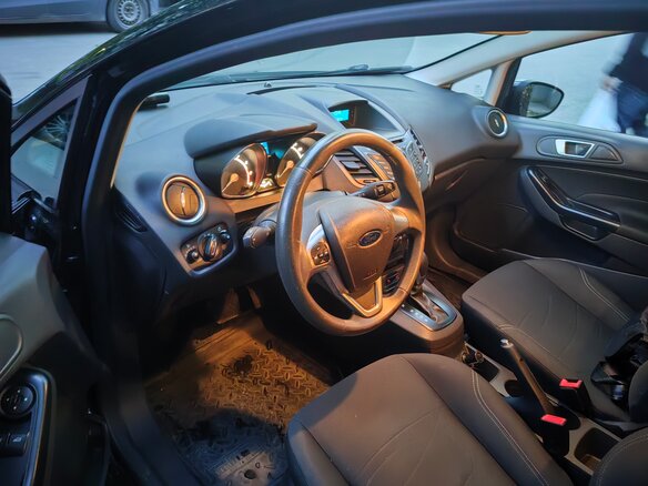 2015 Ford Fiesta Mk6 Рестайлинг, чёрный, 650000 рублей - вид 8