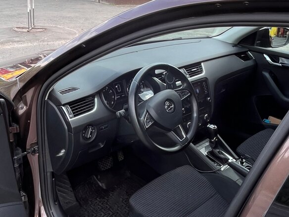 2015 Skoda Octavia III (A7), коричневый, 1210000 рублей - вид 17
