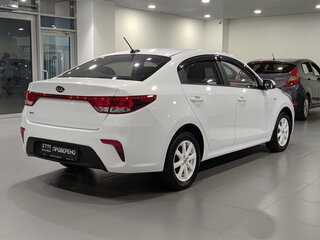 2020 Kia Rio IV, белый, 1545000 рублей, вид 5