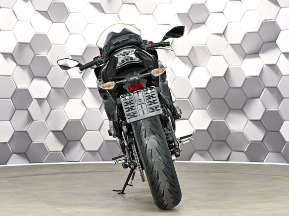 2017 Kawasaki Ninja 650, чёрный - вид 5