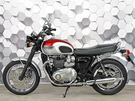 2016 Triumph Bonneville T120, серебристый, 927000 рублей, вид 3