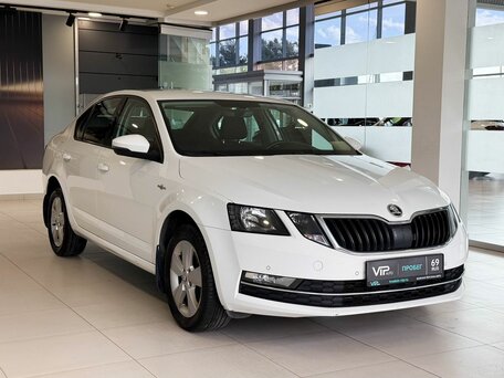 2018 Skoda Octavia III (A7) Рестайлинг, белый, 1857000 рублей, вид 3