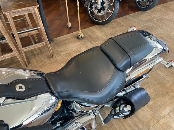 2025 Harley-Davidson Fat Boy, серый, 4800000 рублей - вид 16