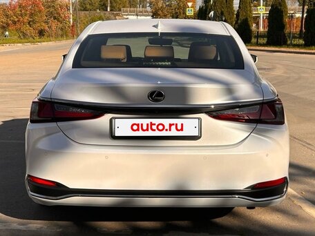 2020 Lexus ES 250 VII, белый, 3550000 рублей, вид 4