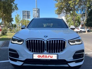 2021 BMW X5 40i IV (G05/G18), белый, 5499000 рублей, вид 2