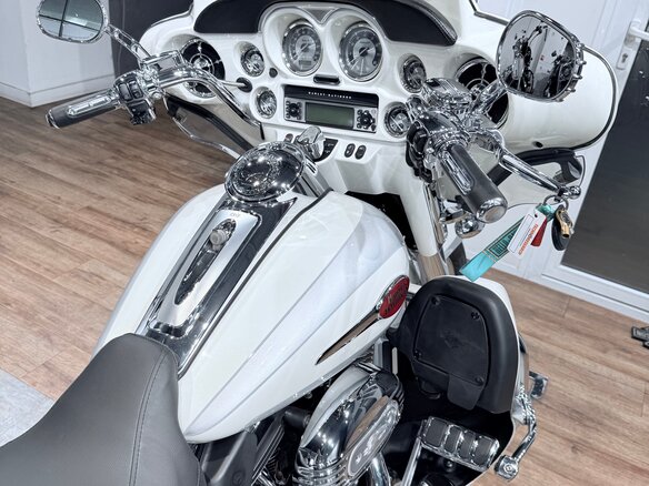2008 Harley-Davidson Electra Glide, белый, 1199000 рублей - вид 13