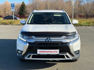 2018 Mitsubishi Outlander III Рестайлинг 3, белый, 1830000 рублей, вид 2
