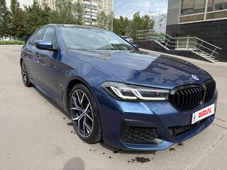 2021 BMW 5 серии 530i xDrive VII (G30/G31/G38) Рестайлинг, синий, 5000000 рублей, вид 2