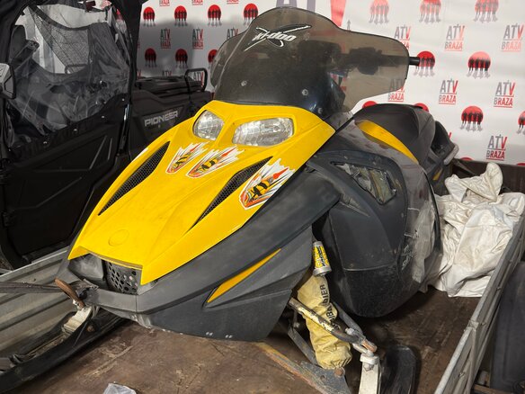 2005 BRP Ski-Doo Mach Z, жёлтый, 550000 рублей - вид 3