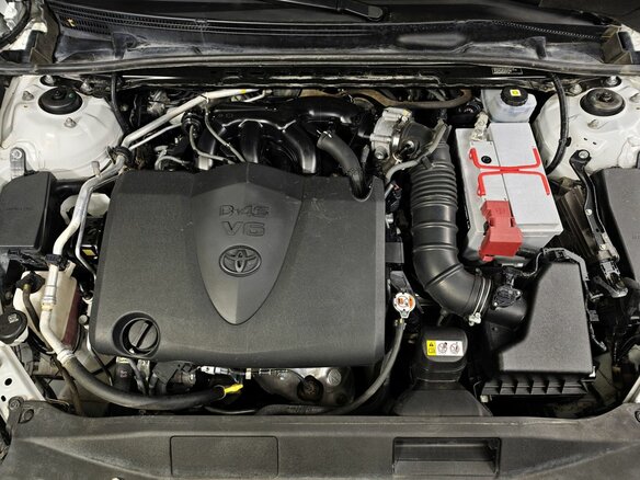 2021 Toyota Camry VIII (XV70) Рестайлинг, белый, 2830000 рублей - вид 10