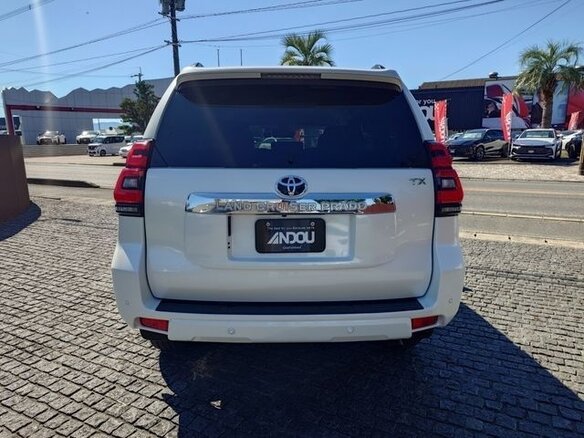 2023 Toyota Land Cruiser Prado 150 Series Рестайлинг 3, белый, 6800012 рублей - вид 3