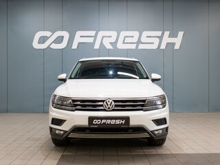 2017 Volkswagen Tiguan II, белый, 2680000 рублей, вид 3