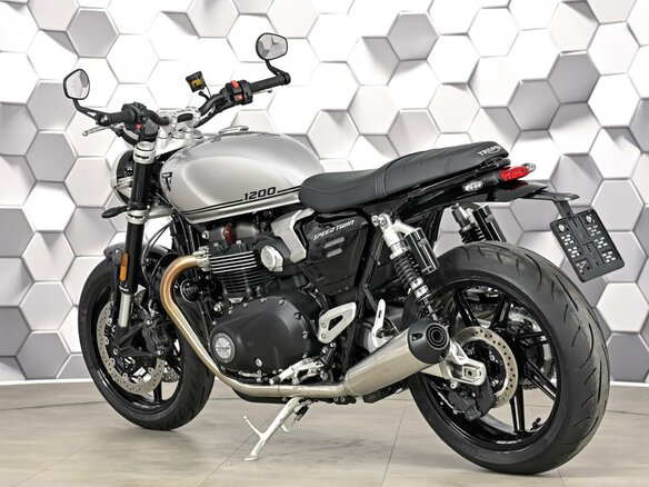 2026 Triumph Speed Twin, серебристый, 1699000 рублей - вид 7