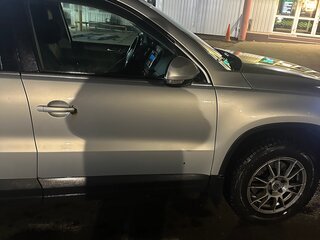 2010 Volkswagen Tiguan I, серебристый, 1200000 рублей, вид 2