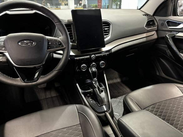 2026 Lada (ВАЗ) Vesta SW I Рестайлинг (NG), чёрный, 1815000 рублей - вид 9