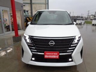 2023 Nissan Serena VI (C28), белый, 2500000 рублей, вид 2