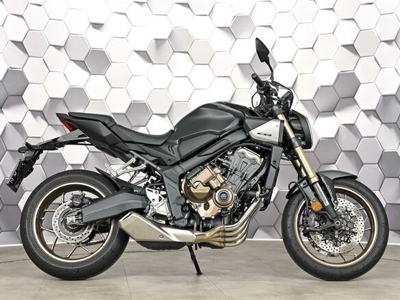 2026 Honda CB 650R, чёрный, 1277000 рублей - вид 2
