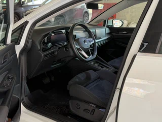 2020 Volkswagen Golf VIII, белый, 2800000 рублей, вид 5