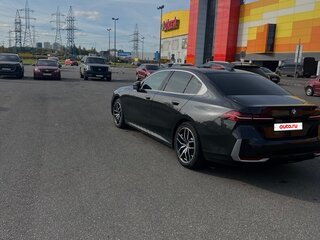 2024 BMW 5 серии 530i VIII (G60/G61/G68), серый, 5790000 рублей, вид 3