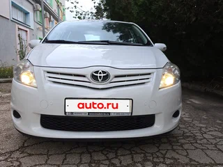 2010 Toyota Auris I Рестайлинг, белый, 925000 рублей, вид 3