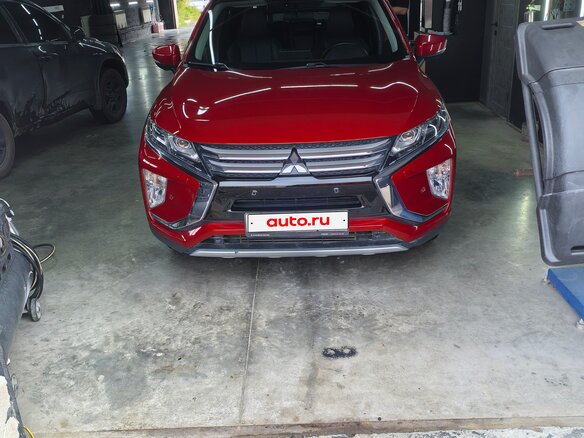 2018 Mitsubishi Eclipse Cross I, красный, 1900000 рублей - вид 2