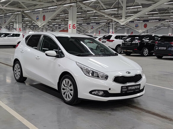 2015 Kia Ceed II, белый - вид 2